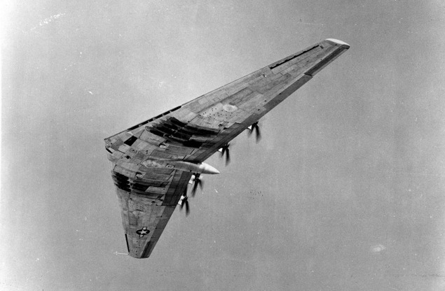 Northrop XB-35 v letu. foto: U.S. Air Force 