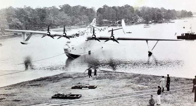 Hvězdná sestava – jediný let, kdy se ve vzduchu sešlo všech pět testovacích F-104 patřících NASA. Piloti: F-104N #811 - Bill Dana; F-104N #812 - Tom McMurtry; F-104A #818 - Einar Enevoldson; F-104A #820 - Gary Krier; a F-104B #819 - Fitz Fulton and Ray Young Hvězdná sestava – jediný let, kdy se ve vzduchu sešlo všech pět testovacích F-104 patřících NASA. Piloti: F-104N #811 - Bill Dana; F-104N #812 - Tom McMurtry; F-104A #818 - Einar Enevoldson; F-104A #820 - Gary Krier; a F-104B #819 - Fitz Fulton and Ray Young