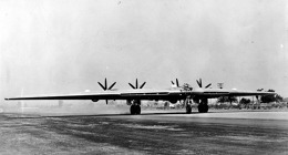 Northrop XB-35 před startem k prvnímu letu. foto: Northrop