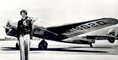 01_amelia_earhart_a_její_lockheed_electra_10e_special_foto_lockheed.jpg