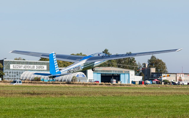 start větroně L-13a Blaník start_větroně_l_13a_blaník.jpg