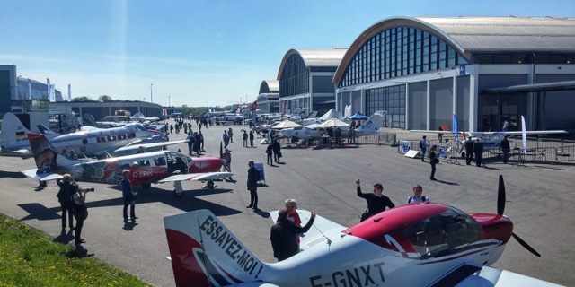 Největší veletrh všeobecného letectví v Evropě Aero 2016 v jihoněmeckém Friedrichshafenu s konal od 20. do 23. dubna 2016. 20160420_153911_hdr_(1024x768)0.jpg