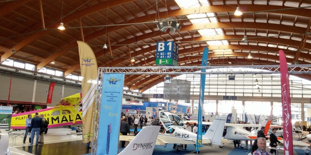 Hala B1 patřila především výrobcům ultralehkých letadel. Ti čeští es tu rozhodně neztratili. 20160421_120411_hdr_(1024x768).jpg